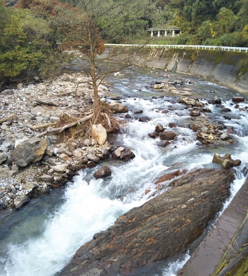 思い出の岨谷峡