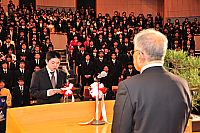 卒業生代表山口さん(生物環境科学科)の答辞