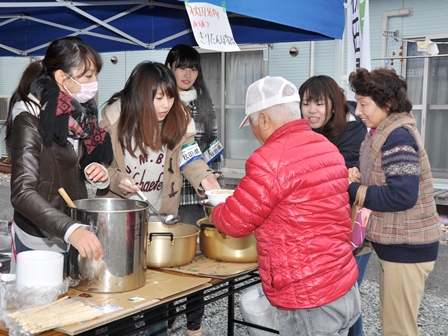 秋田名物、ほかほかきりたんぽ鍋