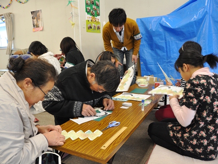 ペーパークラフトで月を作ろう