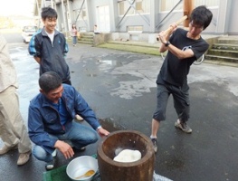 餅つき体験